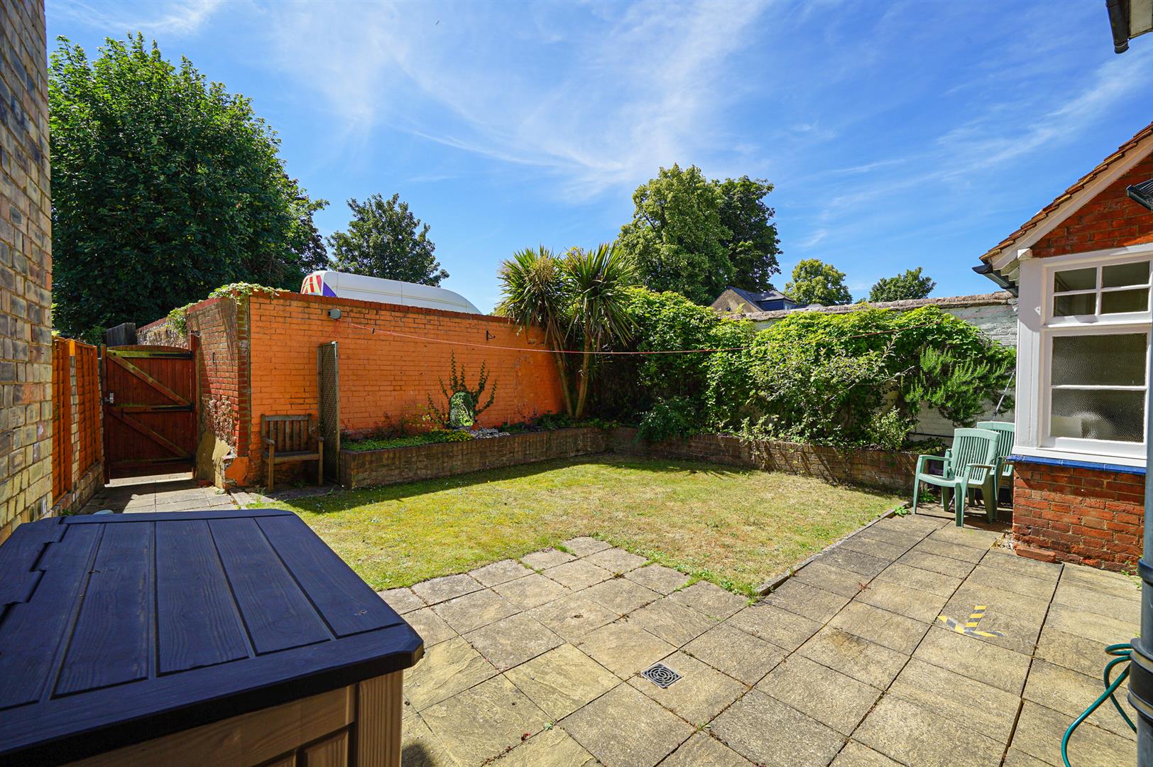 Lake Street, Leighton Buzzard, Bedfordshire, LU7 1RX